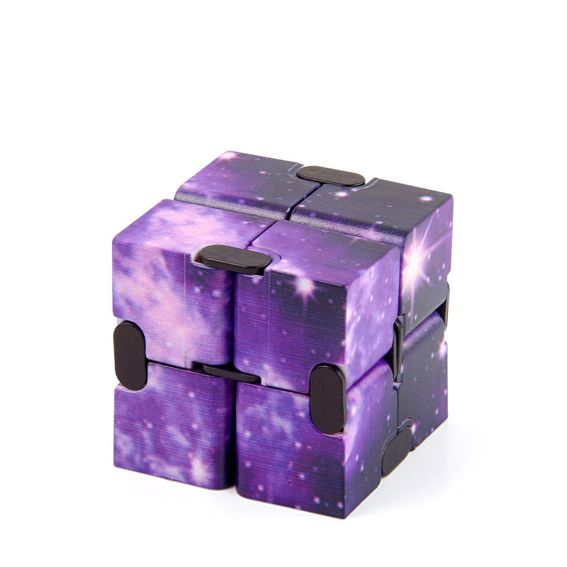 Cubo antiestrés morado